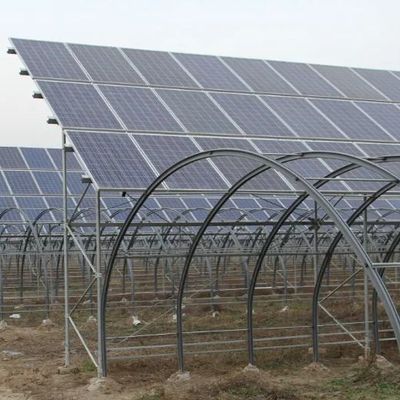 Conservação de calor de estufa com armazenamento de grande capacidade e painéis fotovoltaicos