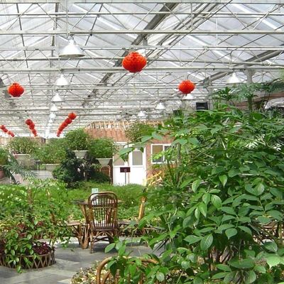 Aperfeiçoamento de estufas de vidro tipo Venlo com sistema de sombreamento externo
