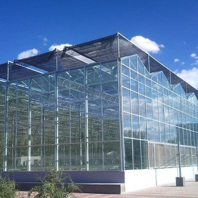 Estufas com teto de estilo Venlo com umidade controlada em várias faixas